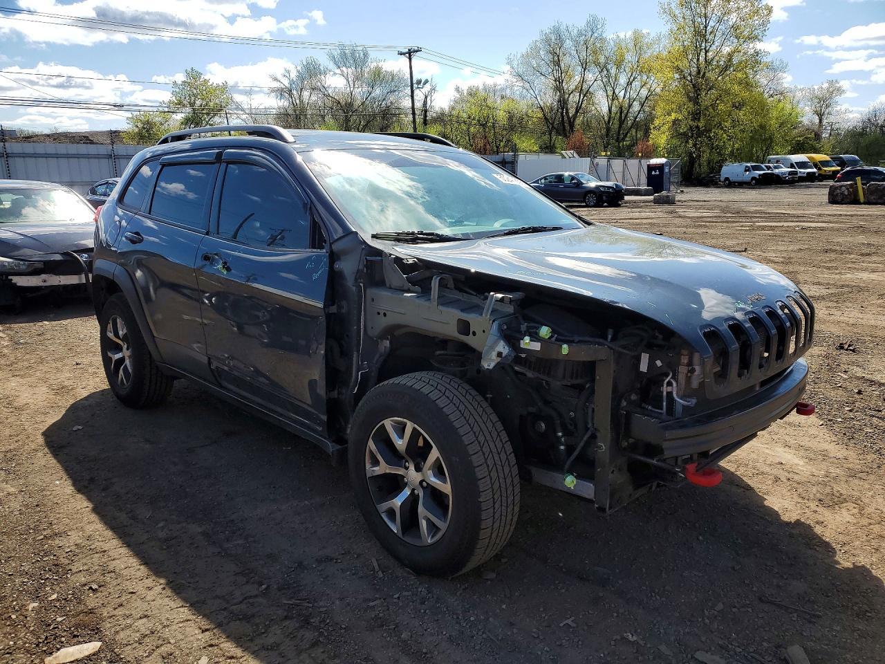 2017 Jeep Cherokee Trailhawk - zdjęcie 4
