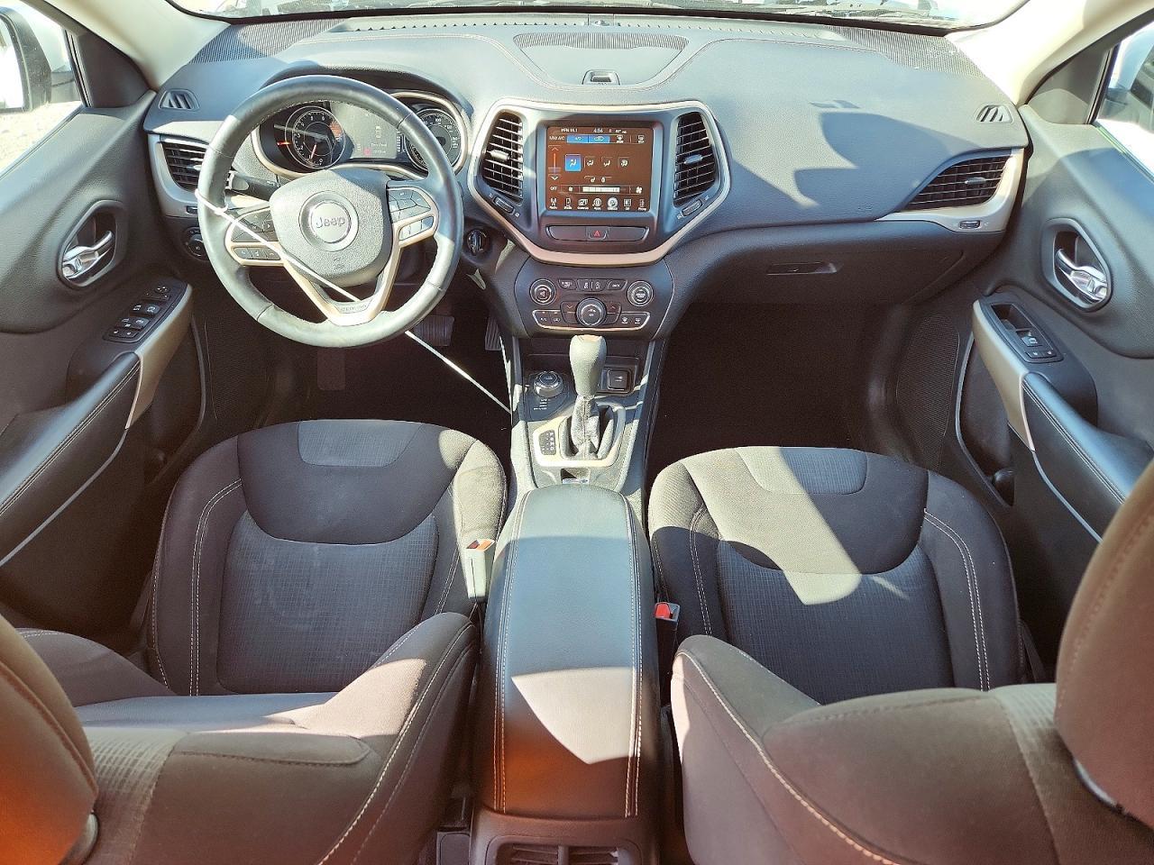2017 Jeep Cherokee Latitude - zdjęcie 8