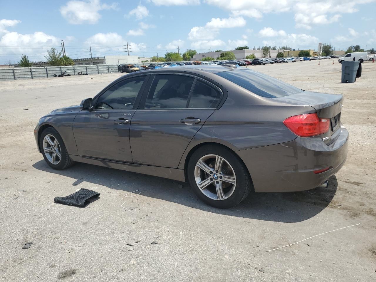 2015 BMW 320 I - zdjęcie 2