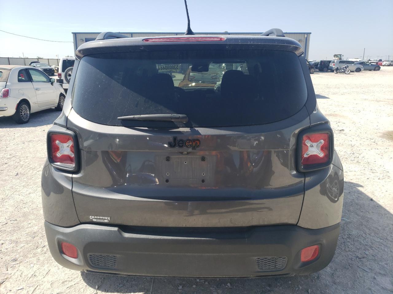 2017 Jeep Renegade Latitude - zdjęcie 11