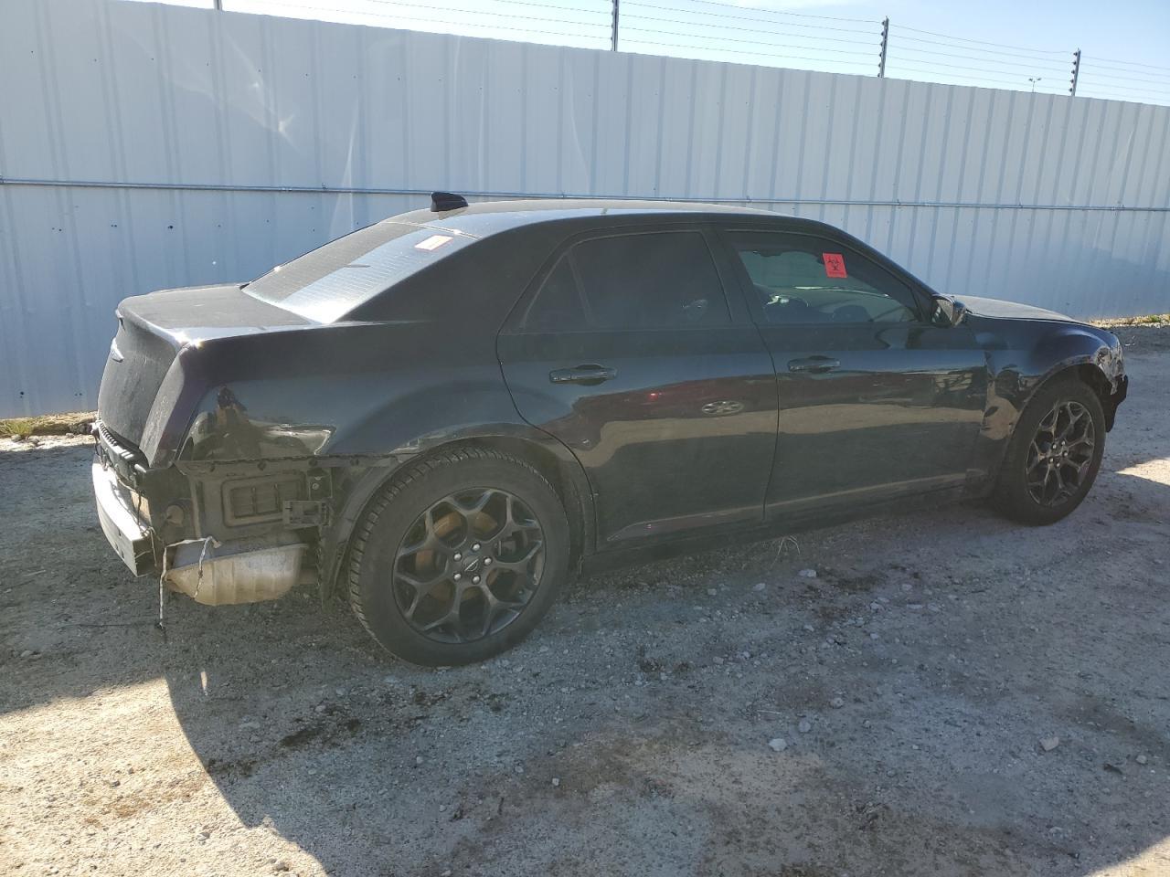 2019 Chrysler 300 S - zdjęcie 5