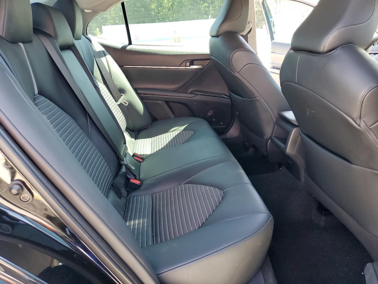 2021 Toyota Camry Se - zdjęcie 11
