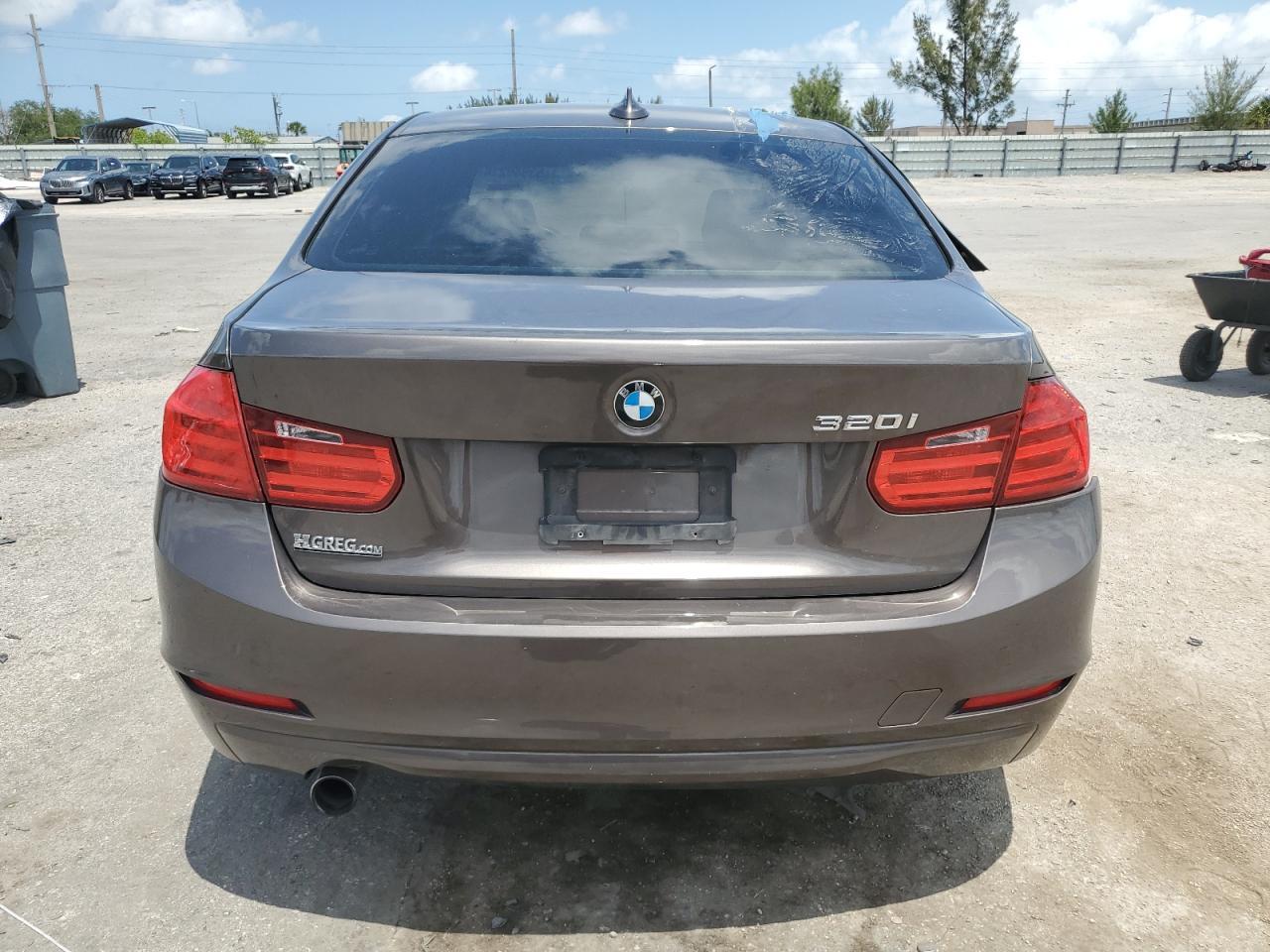 2015 BMW 320 I - zdjęcie 6