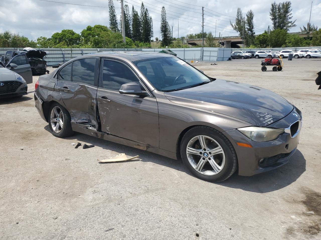 2015 BMW 320 I - zdjęcie 4