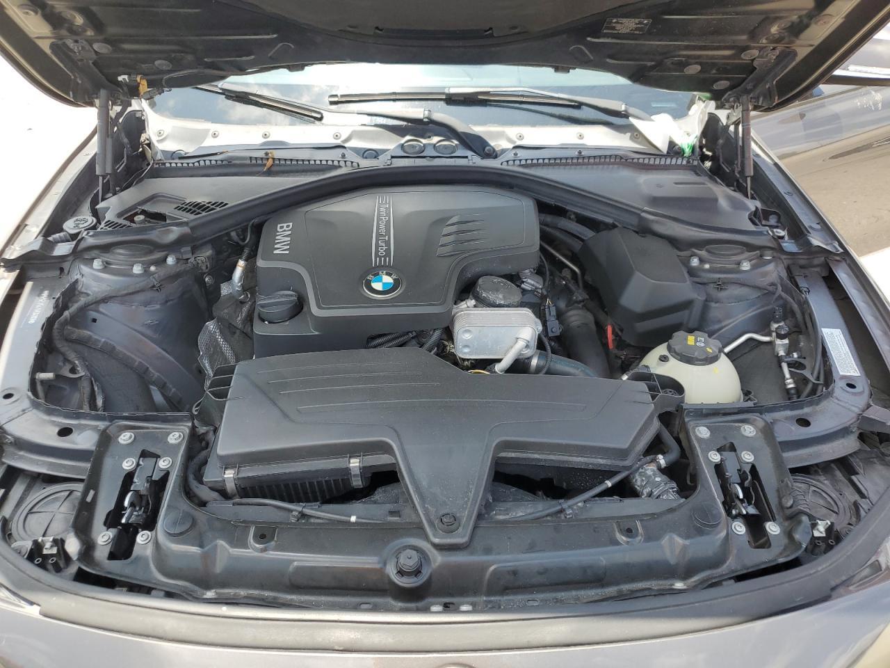 2015 BMW 320 I - zdjęcie 11