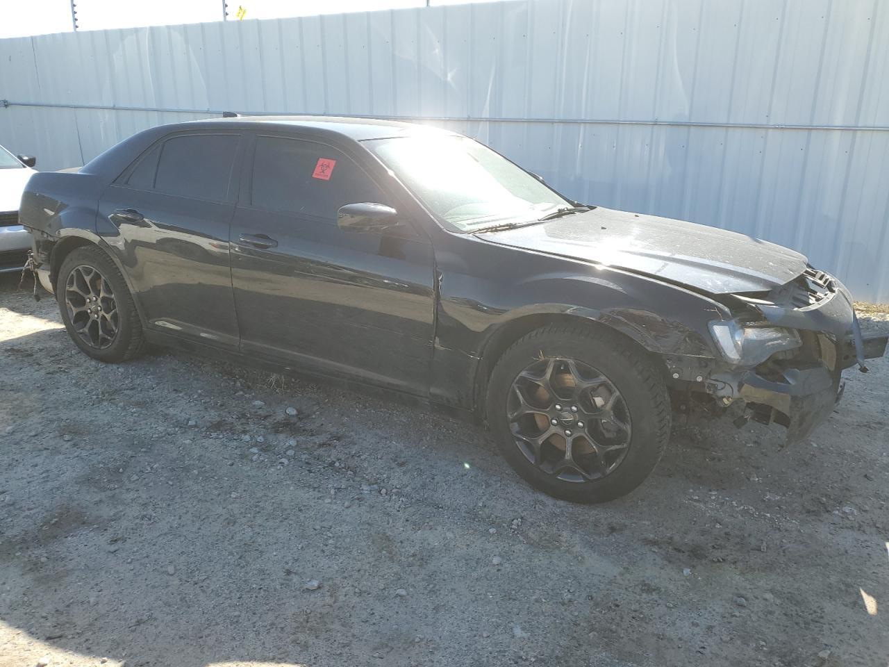 2019 Chrysler 300 S - zdjęcie 7