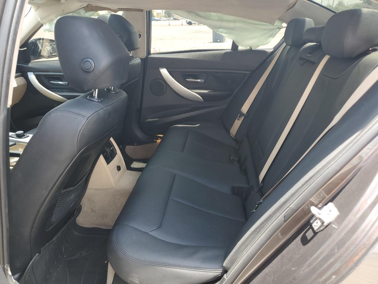 2015 BMW 320 I - zdjęcie 10