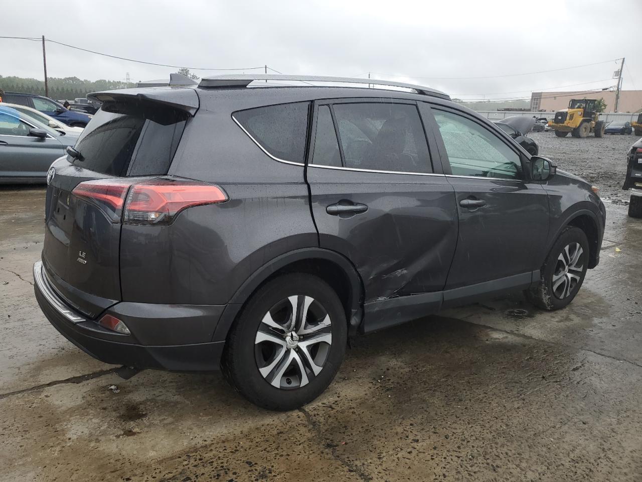 2018 Toyota Rav4 Le - zdjęcie 3