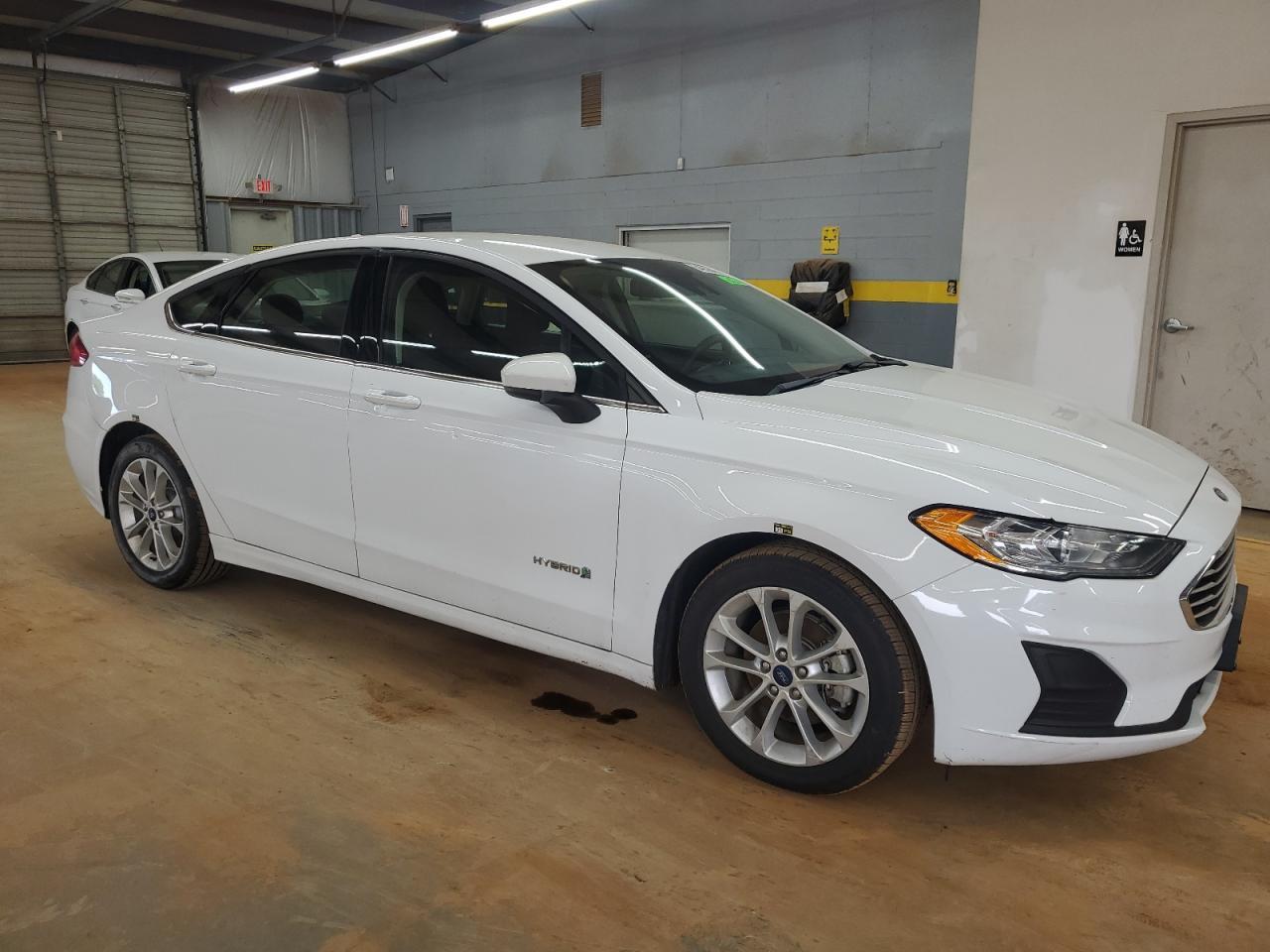 2019 Ford Fusion Se - zdjęcie 4