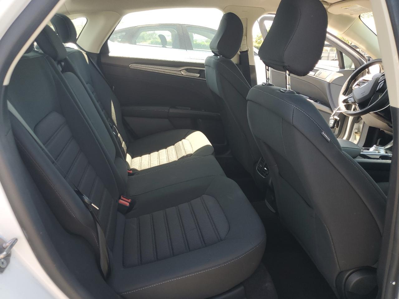 2020 Ford Fusion Se - zdjęcie 10