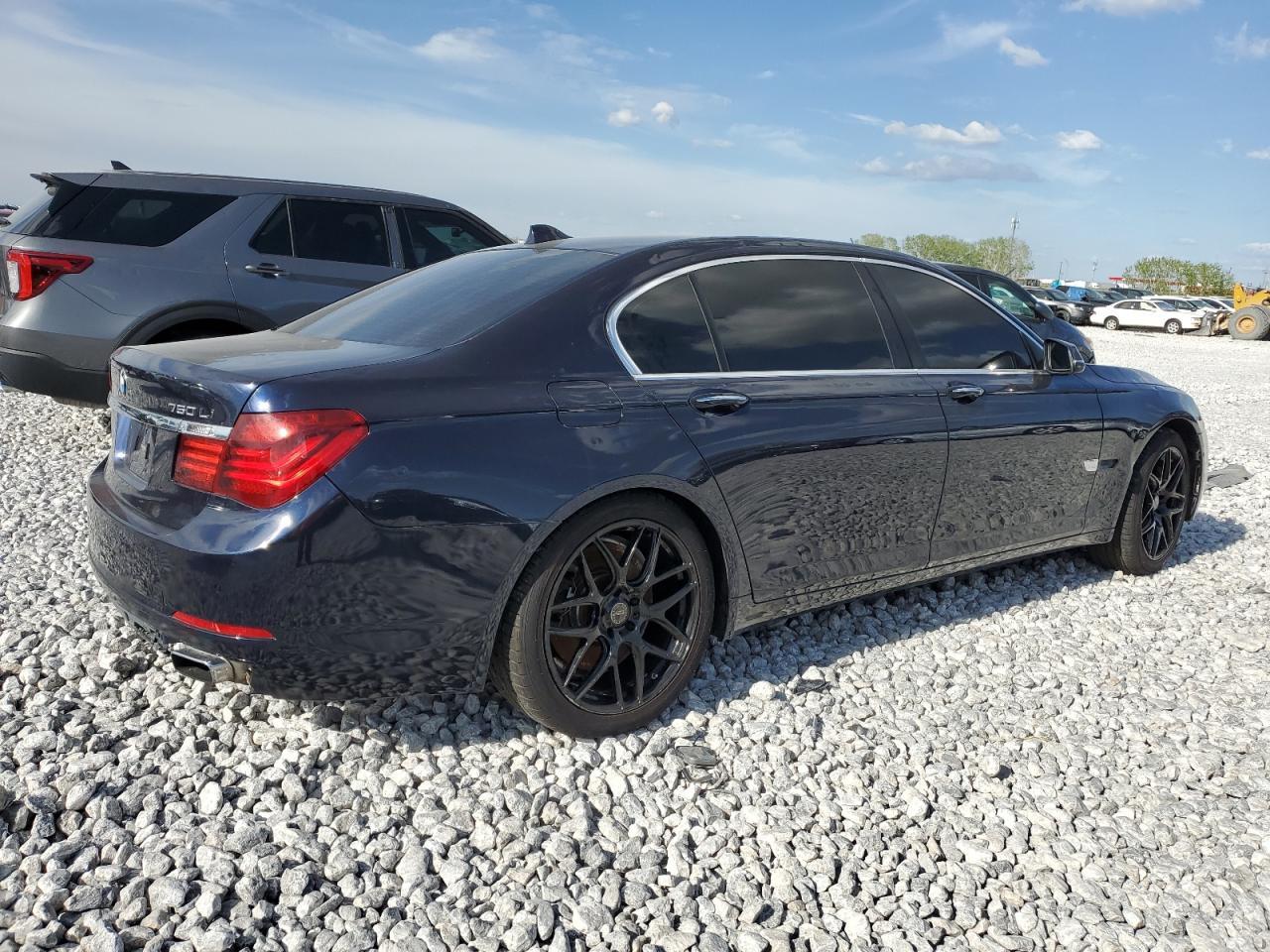 2014 BMW 750 Lxi - zdjęcie 3
