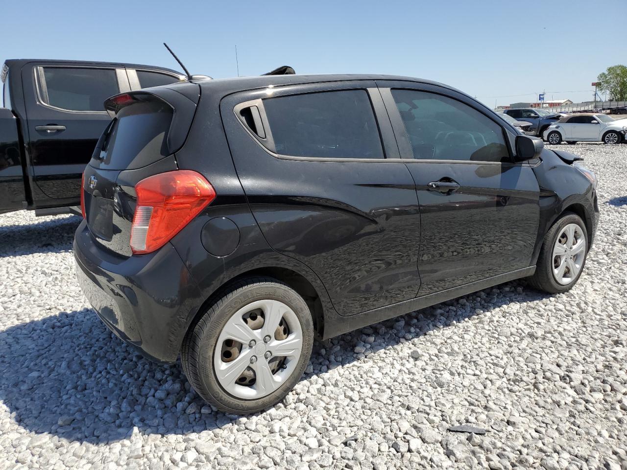 2019 Chevrolet Spark Ls - zdjęcie 3