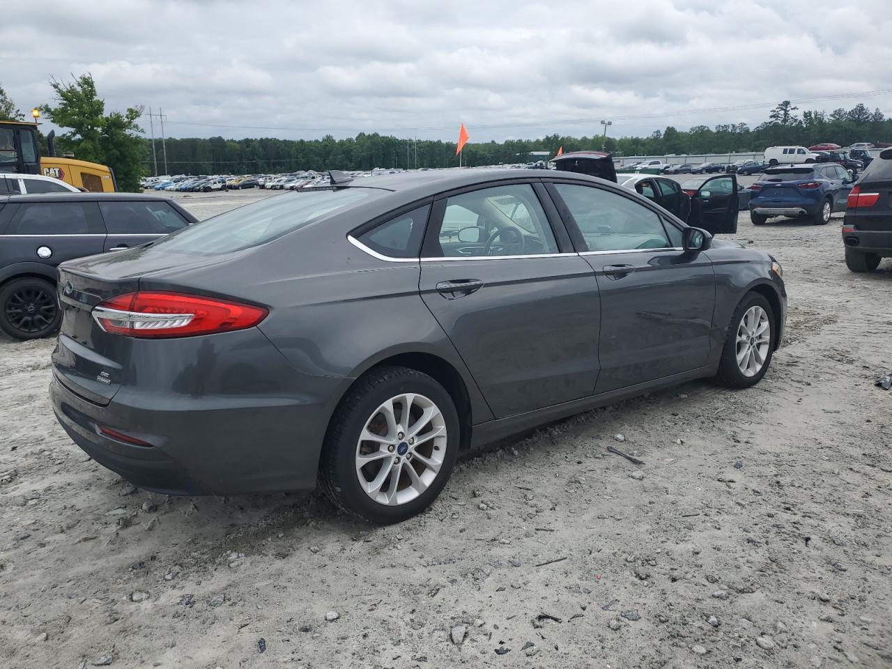 2020 Ford Fusion Se - zdjęcie 3