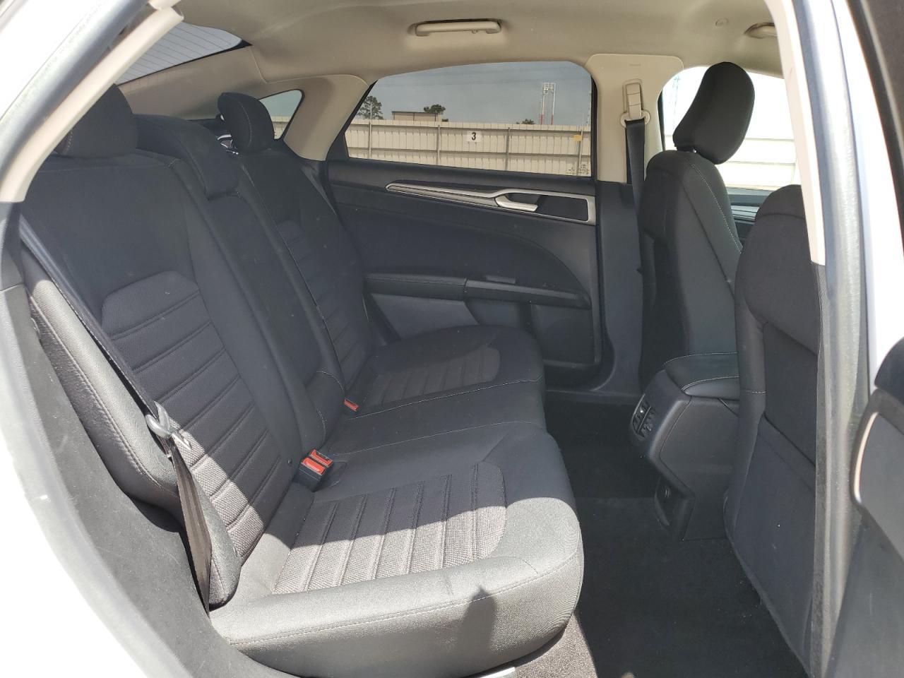 2020 Ford Fusion Se - zdjęcie 11