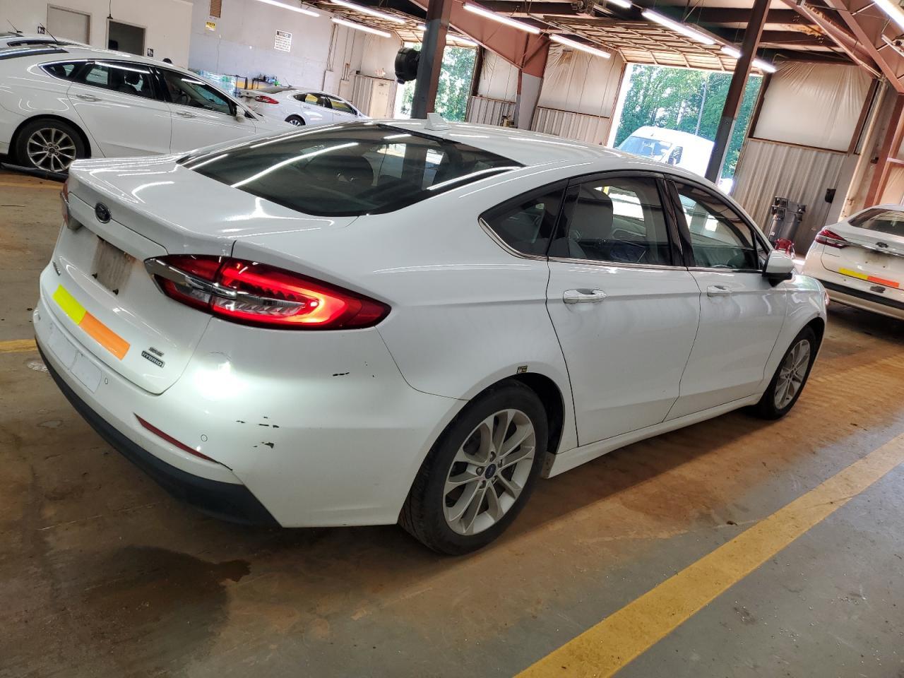 2020 Ford Fusion Se - zdjęcie 3