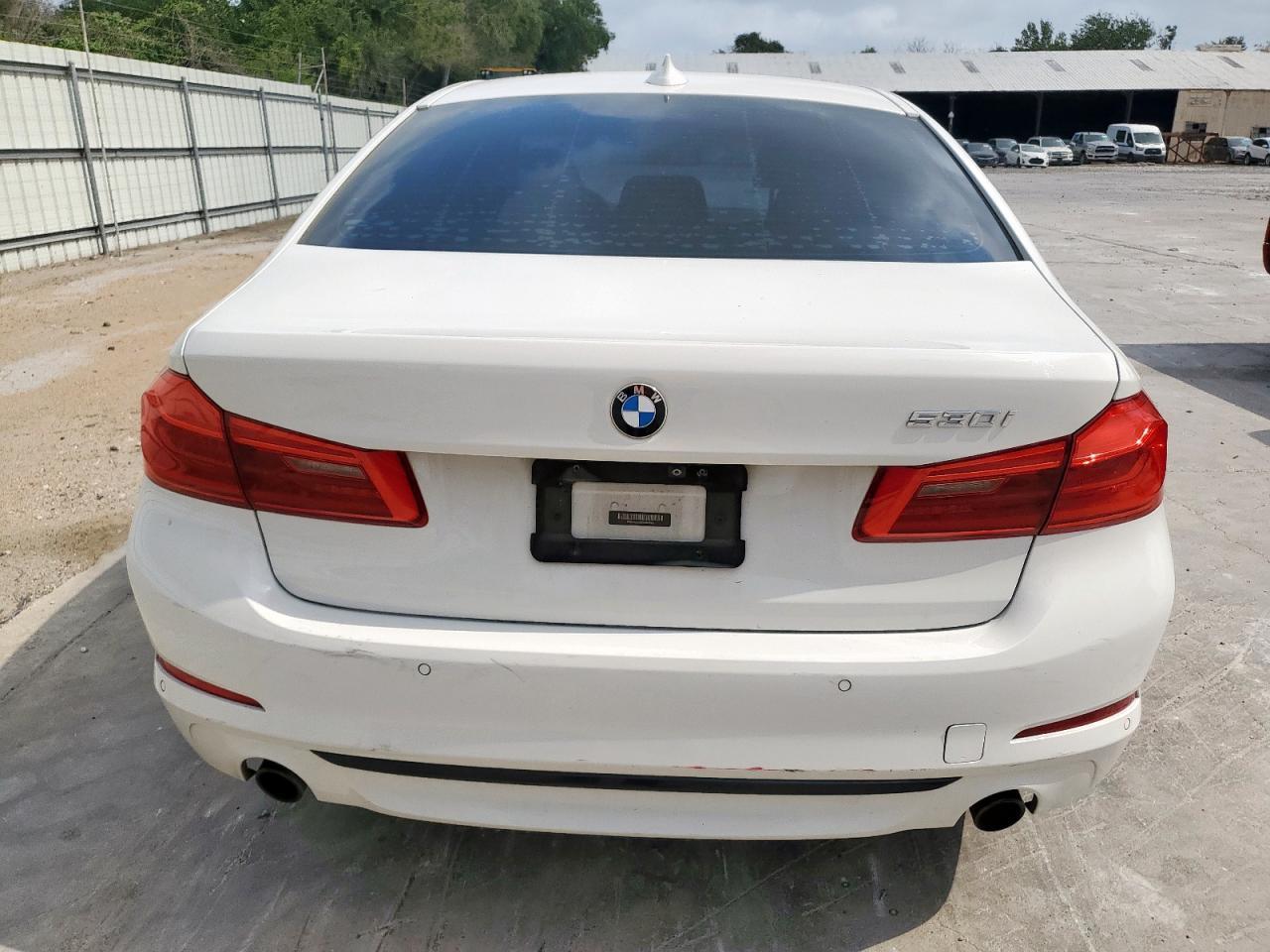 2017 BMW 530 I - zdjęcie 6