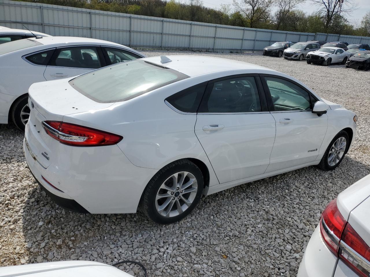 2019 Ford Fusion Se - zdjęcie 3