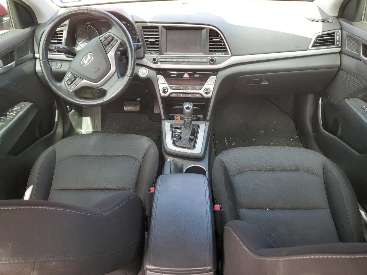 2017 Hyundai Elantra - zdjęcie 8