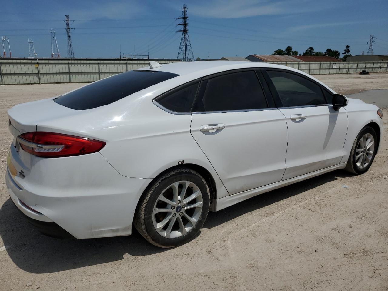 2020 Ford Fusion Se - zdjęcie 3