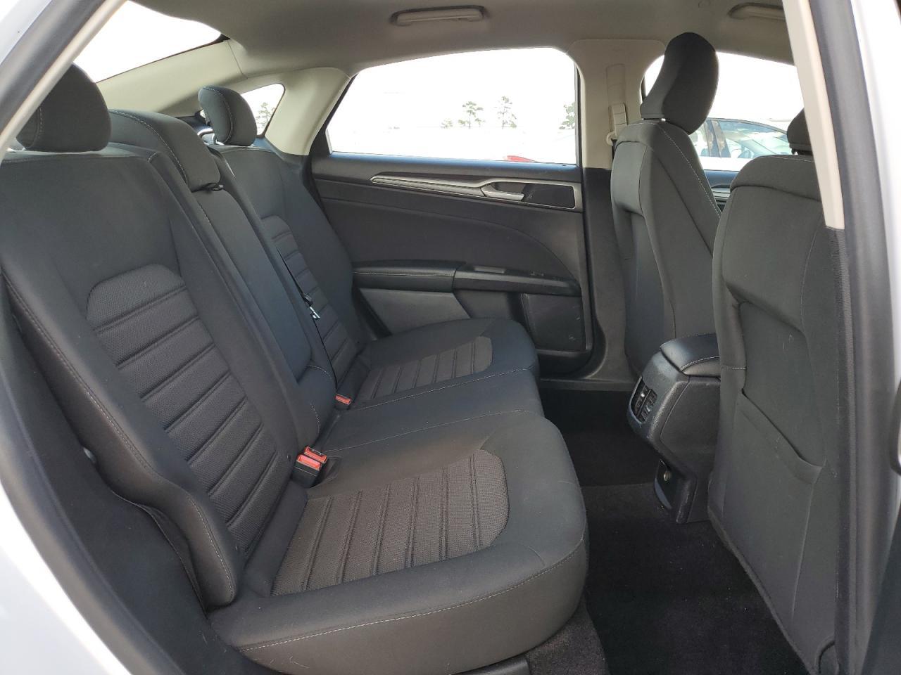2020 Ford Fusion Se - zdjęcie 11