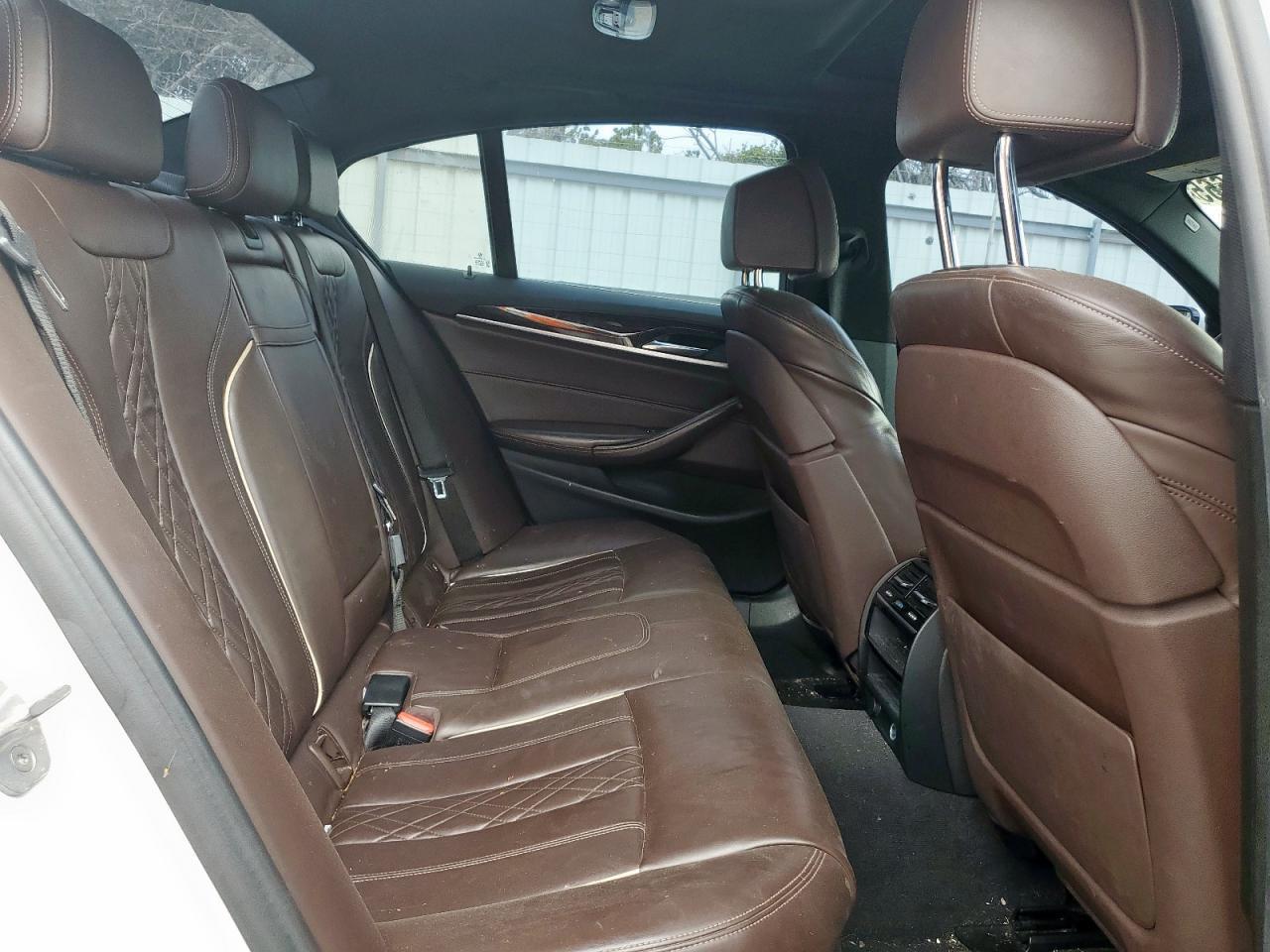 2017 BMW 530 I - zdjęcie 10