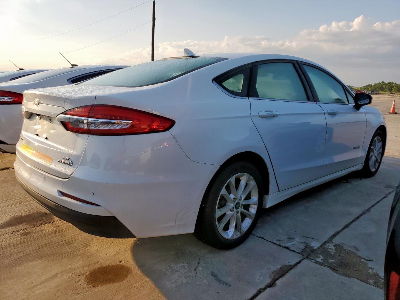 2019 Ford Fusion Se - zdjęcie 3