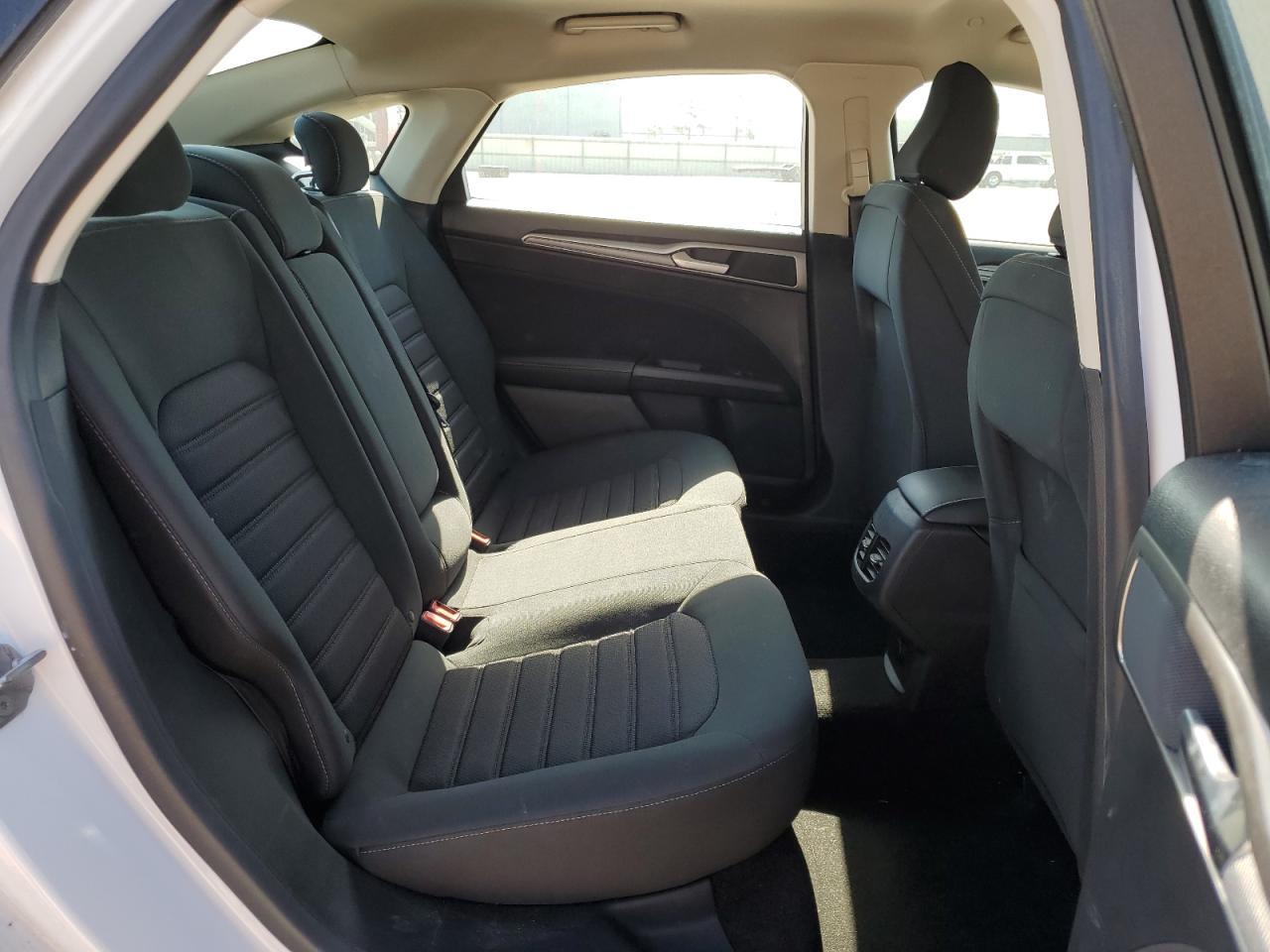 2020 Ford Fusion Se - zdjęcie 11