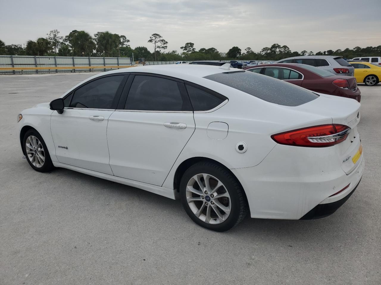2019 Ford Fusion Se - zdjęcie 2