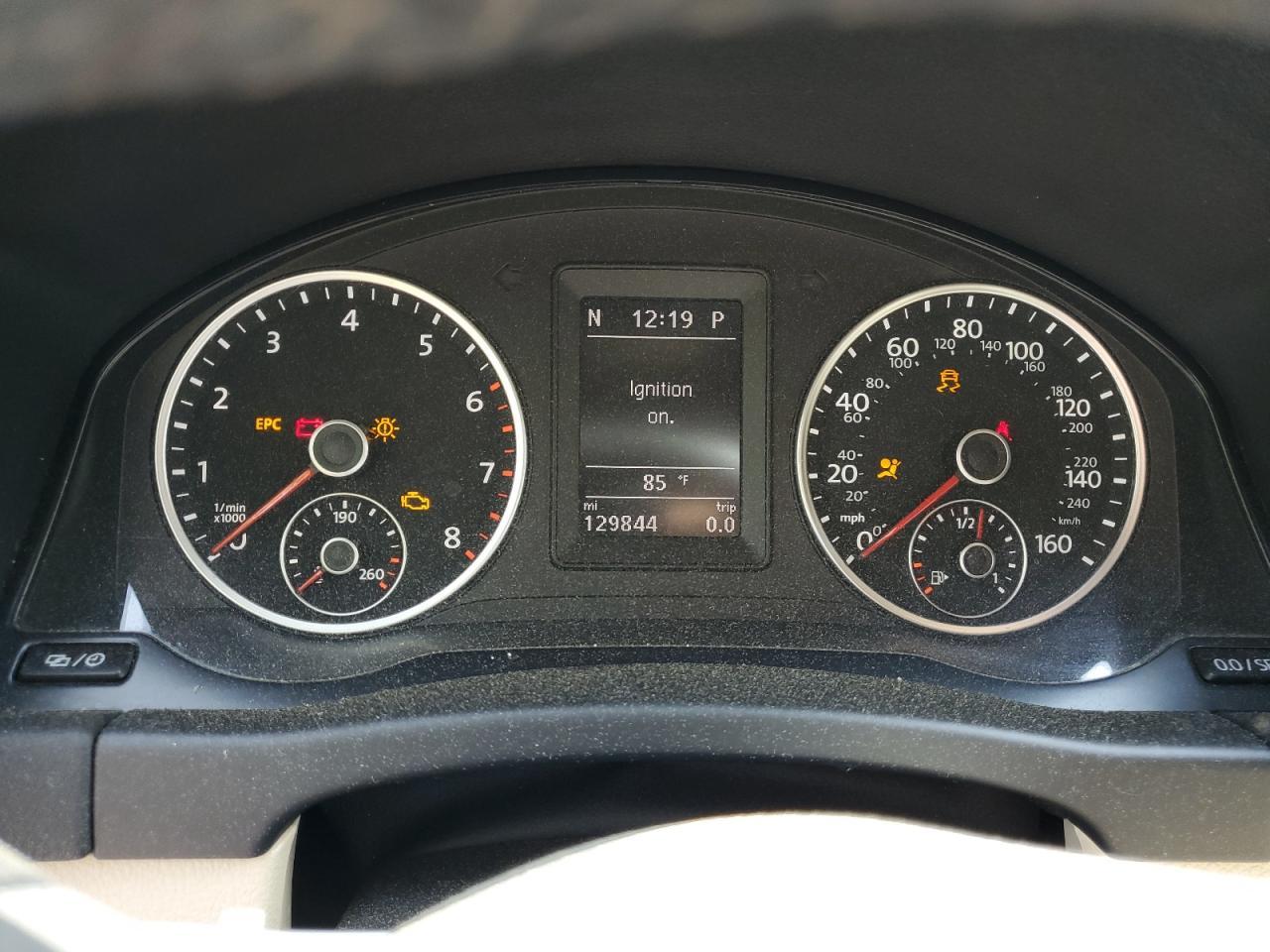 2016 Volkswagen Tiguan S - zdjęcie 9