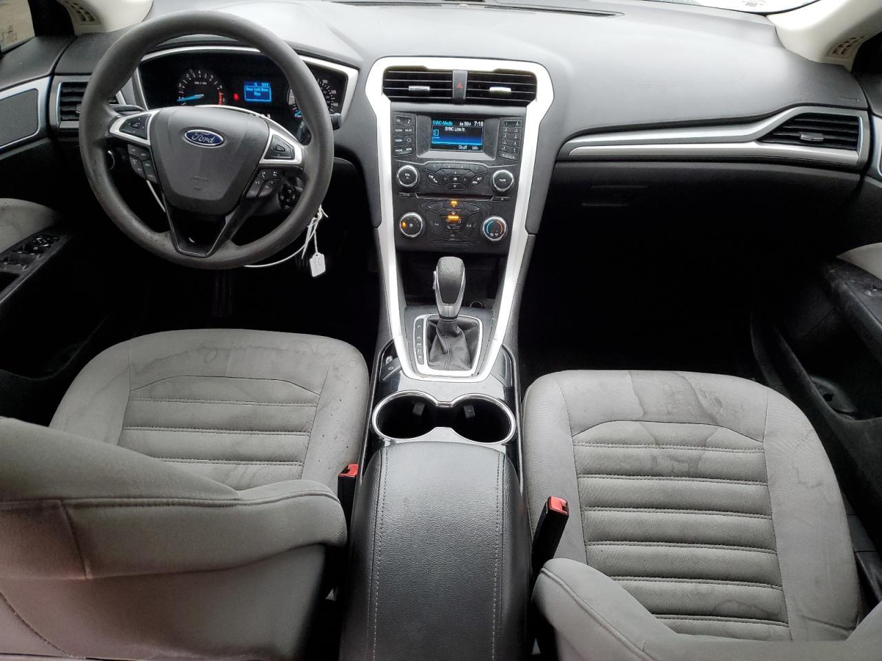 2014 Ford Fusion S - zdjęcie 8