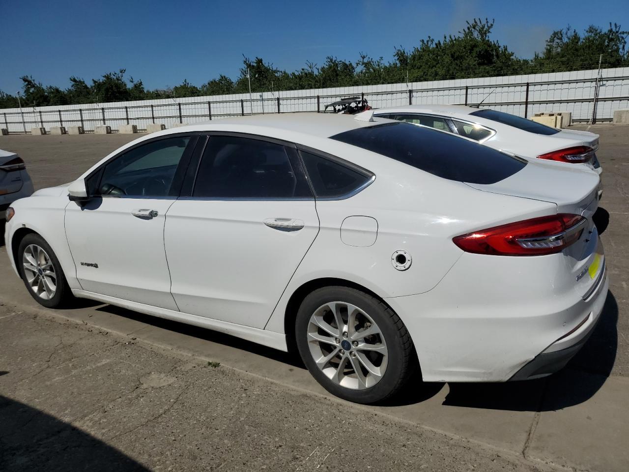 2019 Ford Fusion Se - zdjęcie 2