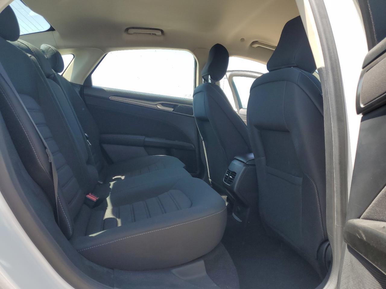 2020 Ford Fusion Se - zdjęcie 10