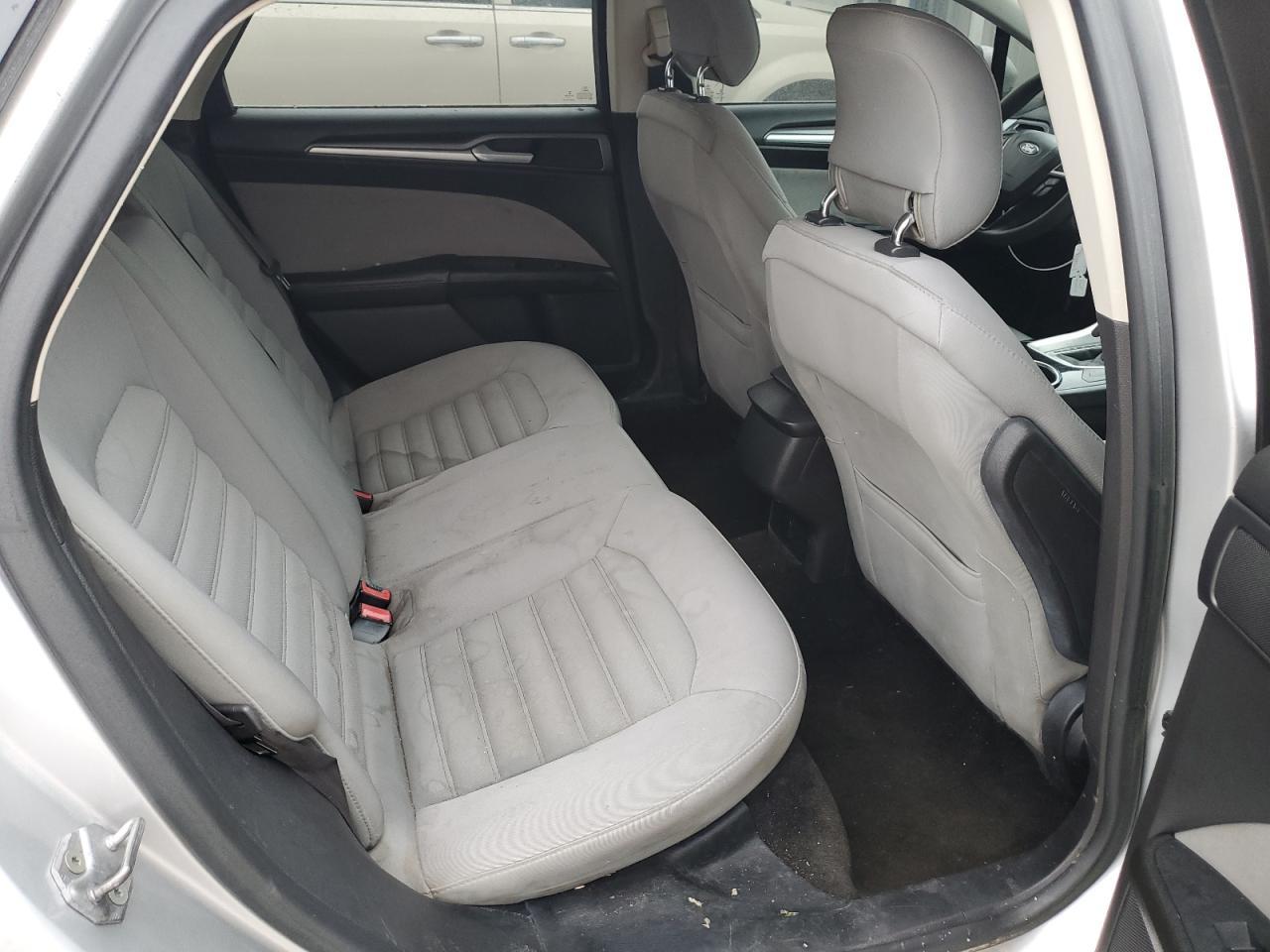 2014 Ford Fusion S - zdjęcie 10