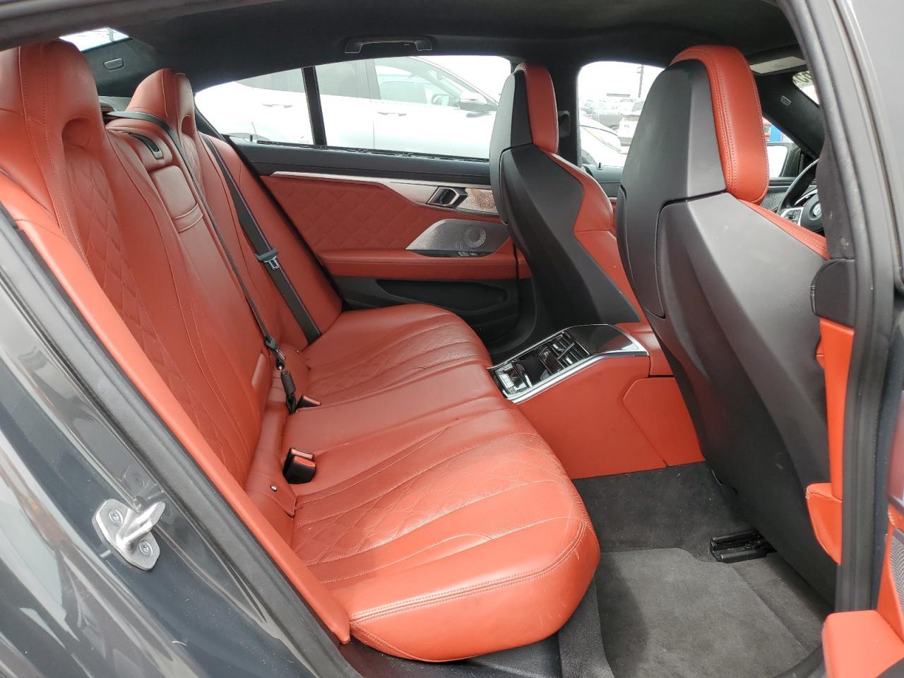 2022 BMW M8 - zdjęcie 11