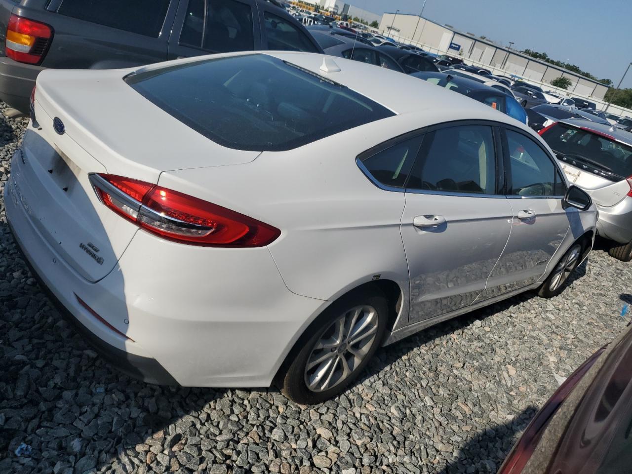 2019 Ford Fusion Se - zdjęcie 3