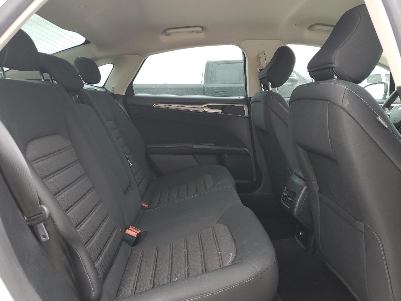 2020 Ford Fusion Se - zdjęcie 10