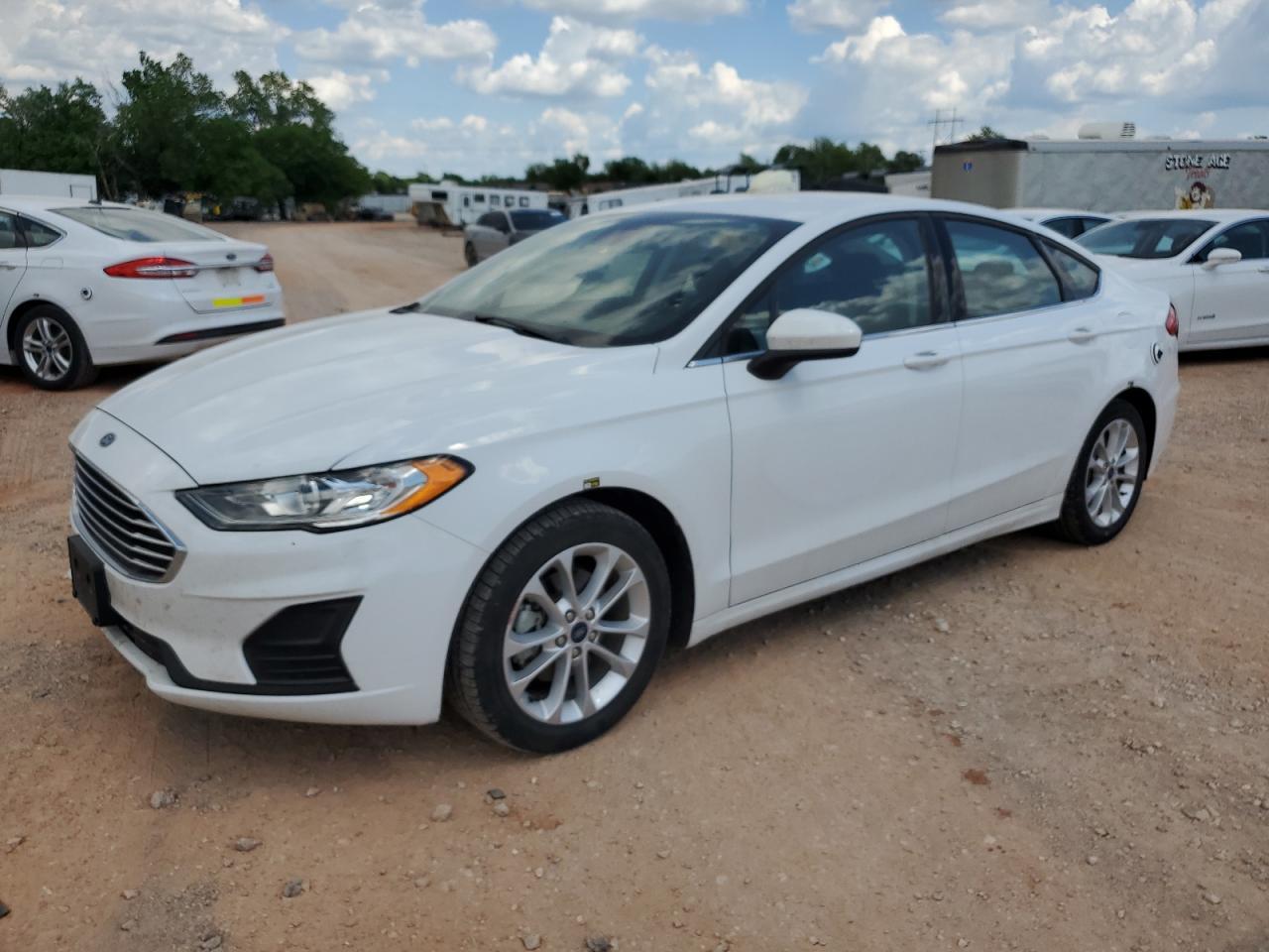 2020 Ford Fusion Se - zdjęcie główne