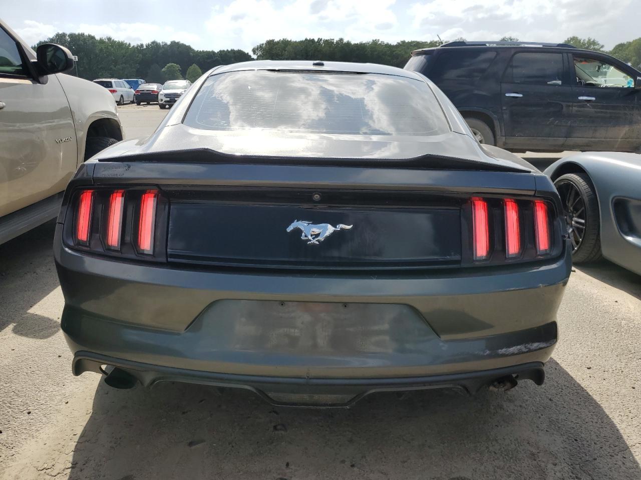 2016 Ford Mustang - zdjęcie 6