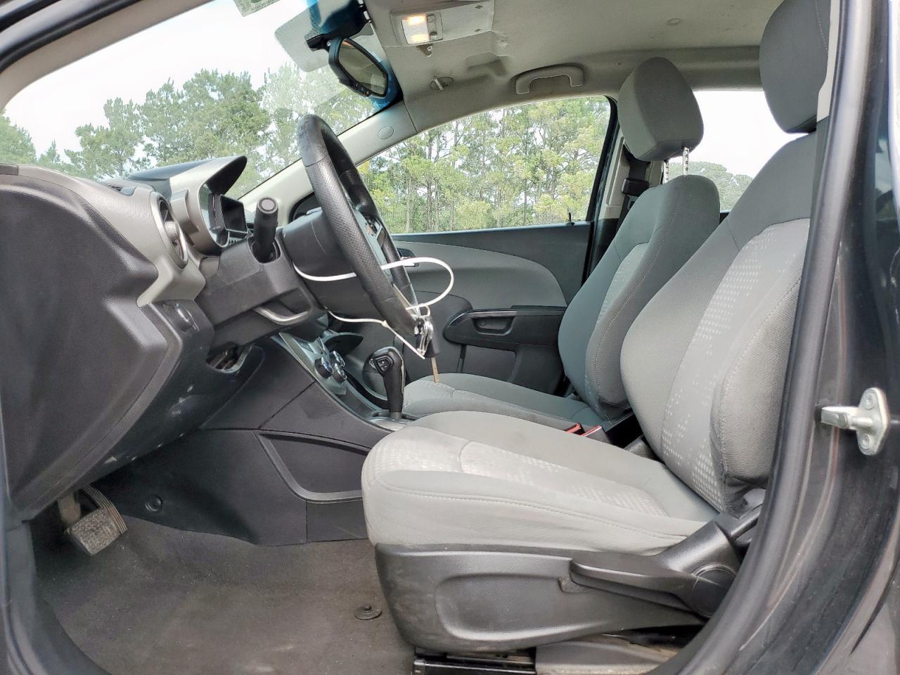 2014 Chevrolet Sonic Ls - zdjęcie 7