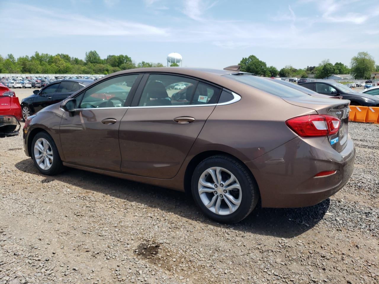 2019 Chevrolet Cruze Lt - zdjęcie 2