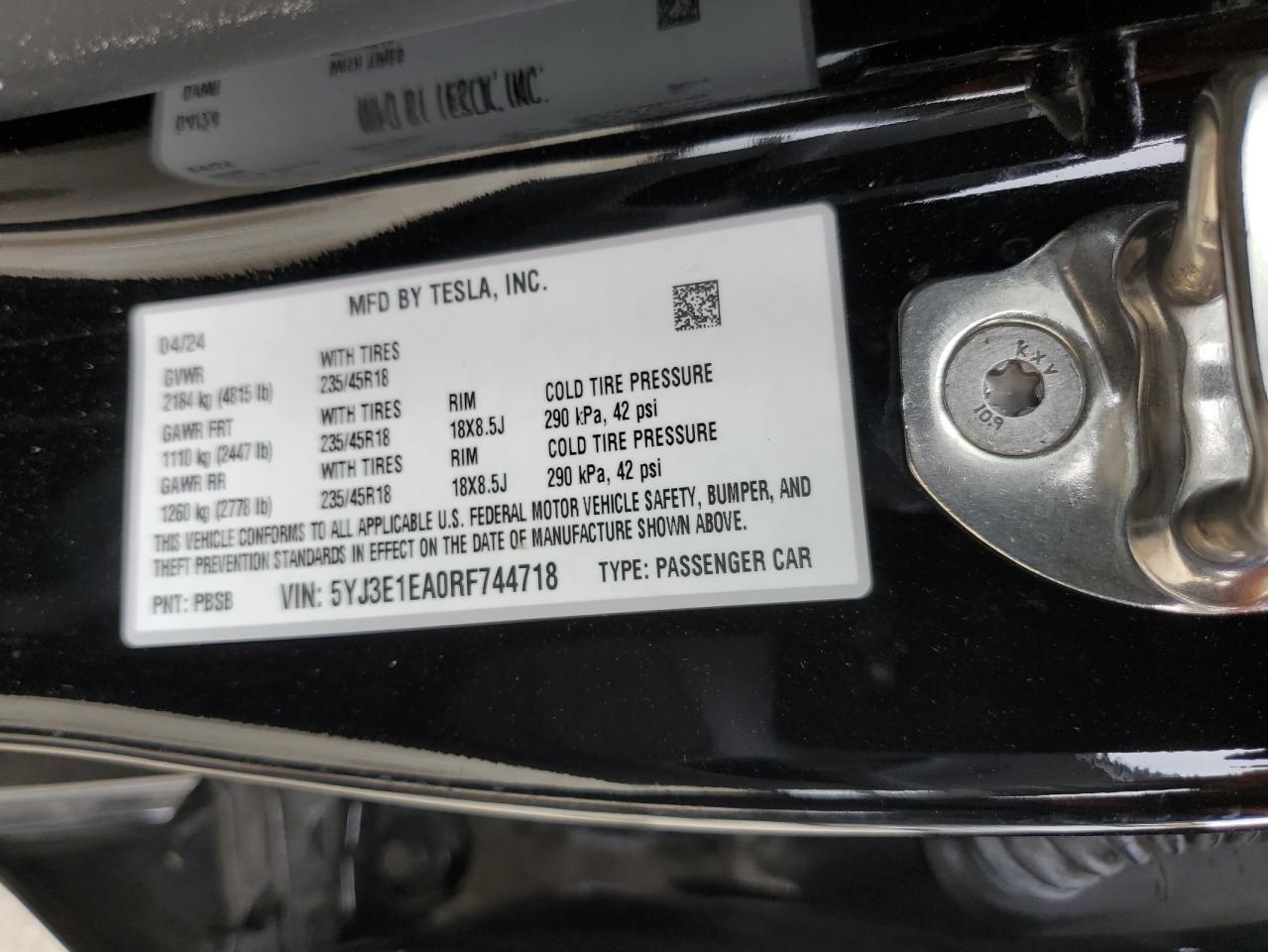 2024 Tesla Model 3 - zdjęcie 12