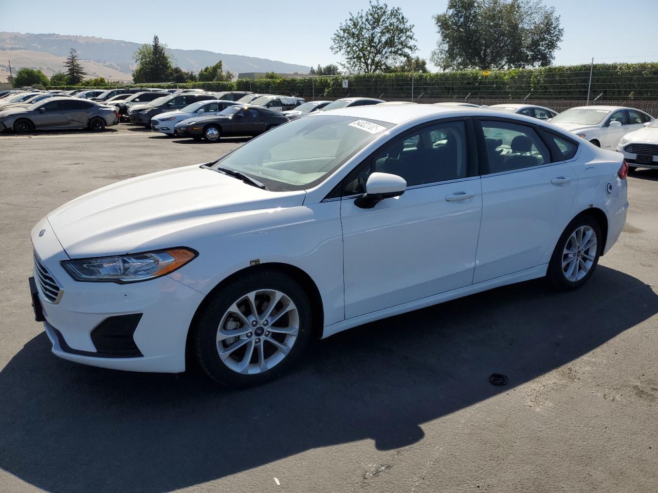 2020 Ford Fusion Se - zdjęcie główne