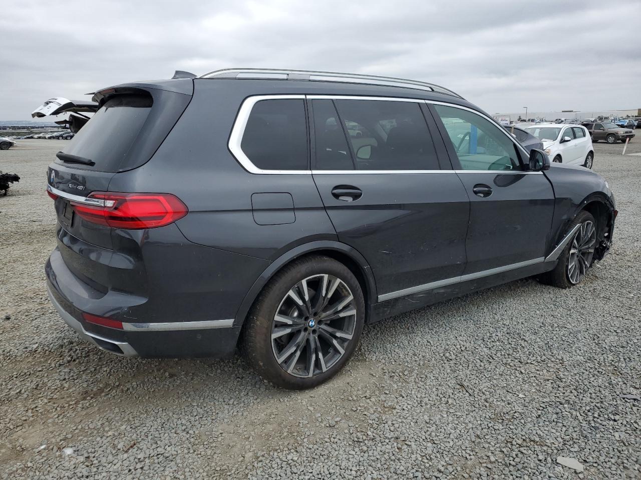2020 BMW X7 xDrive40I - zdjęcie 3