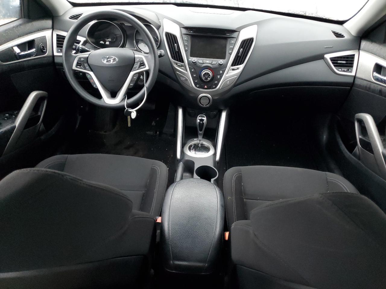 2016 Hyundai Veloster - zdjęcie 8