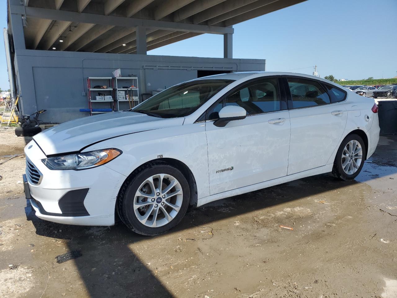 2019 Ford Fusion Se - zdjęcie główne