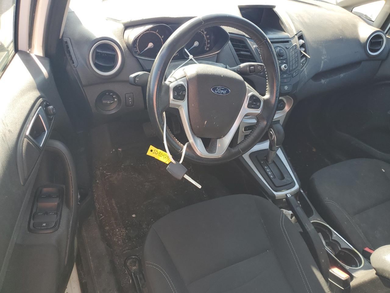 2014 Ford Fiesta Se - zdjęcie 8