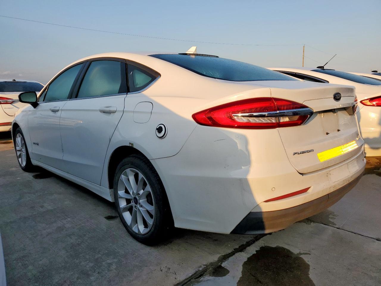 2019 Ford Fusion Se - zdjęcie 2