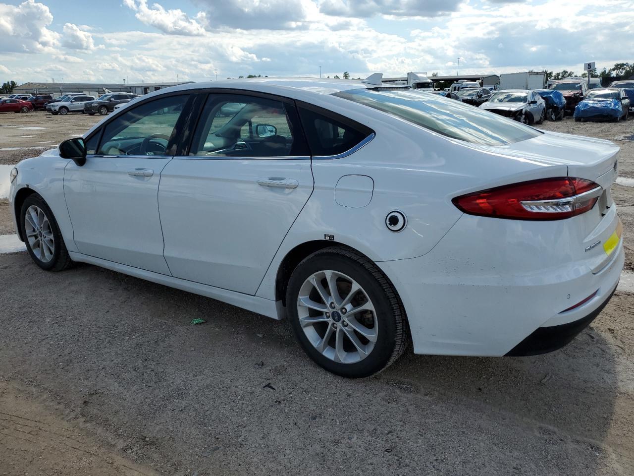 2020 Ford Fusion Se - zdjęcie 2