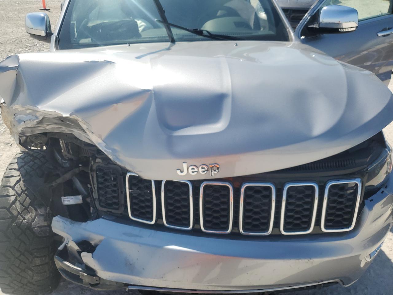 2017 Jeep Grand Cherokee Limited - zdjęcie 12