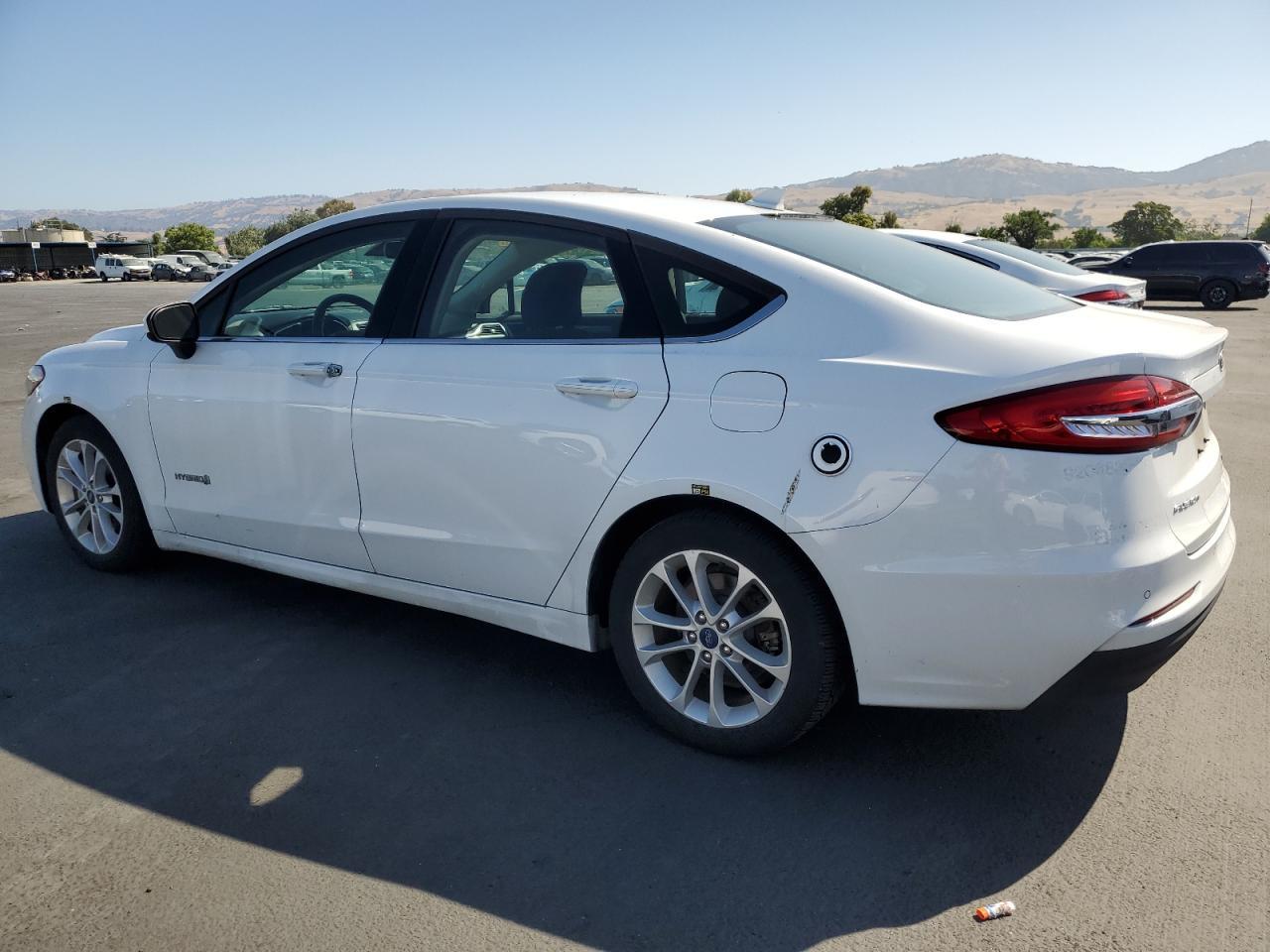 2019 Ford Fusion Se - zdjęcie 2